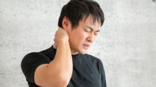 首の寝違えイメージ