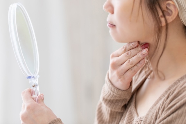 お顔のむくみ・ゆがみ・左右差、口が開けにくい、二重あごのイメージ
