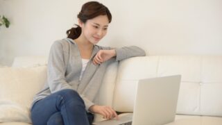 背骨の左右のズレ、骨盤のゆがみイメージ