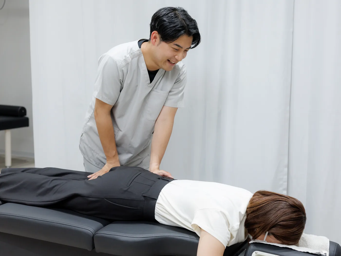 手技・骨盤矯正の施術